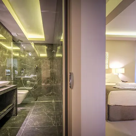 Hotel Mediterranee 3*